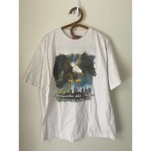 Vintage Remember the Fallen 9/11/01 Bald Eagle Twin Towers NYC Graphic XL TShirt